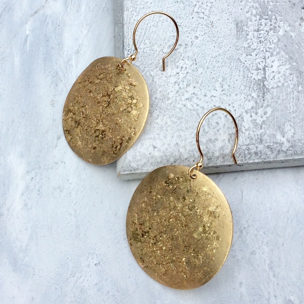 NEW gold tone Earring - Picture 3 of 10